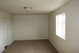 215 N 680 E in Vineyard, UT - Building Photo - Building Photo