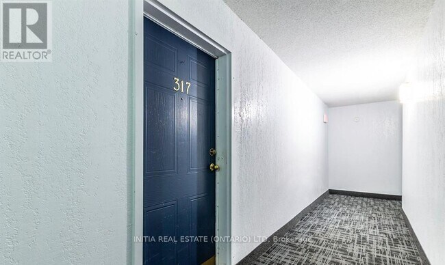 725 Deveron Crescent in London, ON - Building Photo - Building Photo