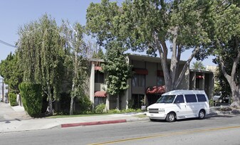Rosewood Apartments in La Habra, CA - Building Photo