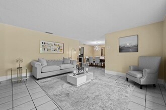 13724 Lilac Pl in Wellington, FL - Building Photo - Building Photo