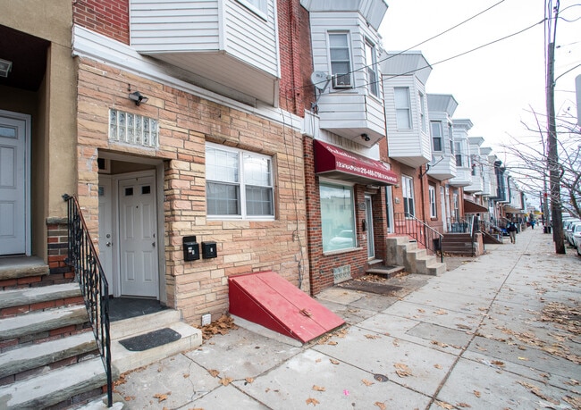 2049 Snyder Ave, Unit 2 in Philadelphia, PA - Foto de edificio - Building Photo
