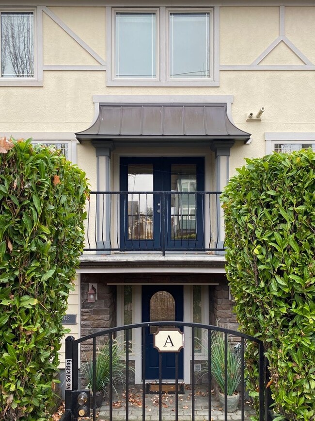 property at 4423 Phinney Ave N