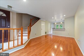 6474 Brick Hearth Ct in Alexandria, VA - Building Photo - Building Photo