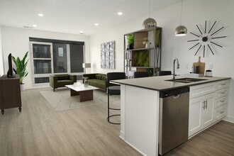 Square Apartments in Omaha, NE - Building Photo - Building Photo