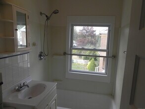 186 Grasmere Ave in Fairfield, CT - Building Photo - Building Photo