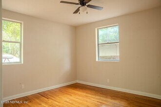 5615 Duke Rd in Jacksonville, FL - Building Photo - Building Photo