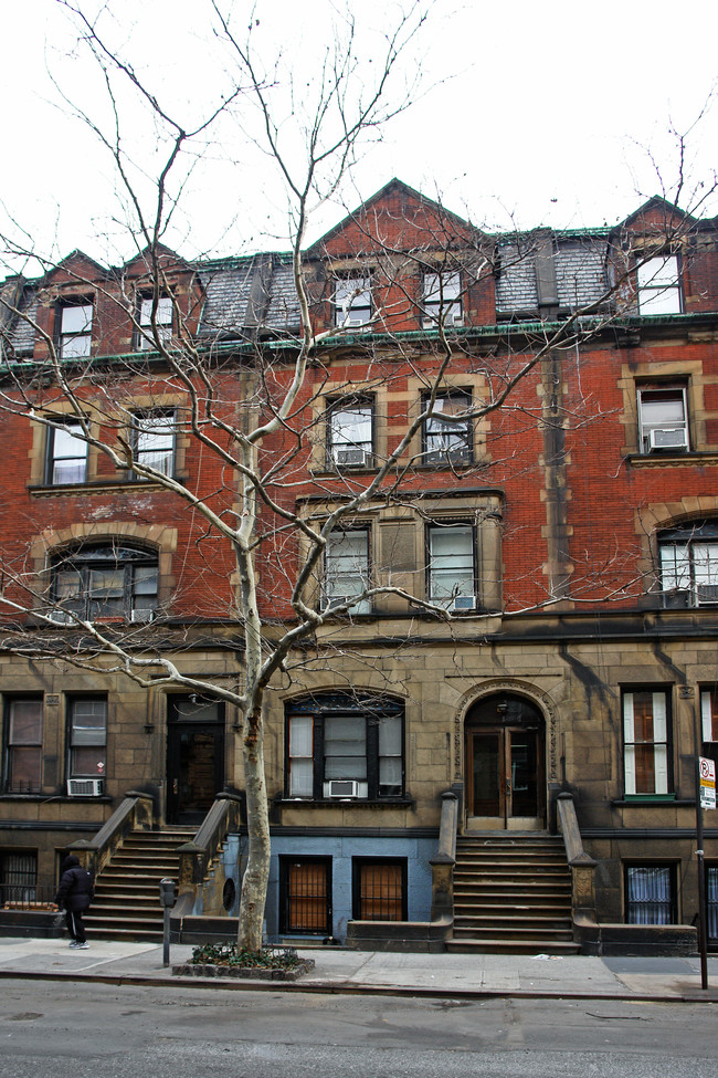 61 W 73rd St in New York, NY - Foto de edificio - Building Photo