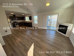 2155 N Wahanna Rd in Seaside, OR - Foto de edificio - Building Photo