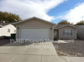 200 Valle Vista Dr in Farmington, NM - Building Photo