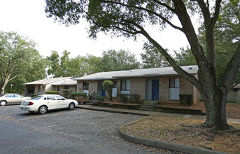 Oakcrest Apartments in Dade City, FL - Building Photo - Building Photo