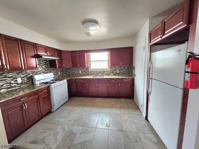 property at 617 N 7th St