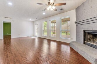 528 Lester St in Lewisville, TX - Building Photo - Building Photo