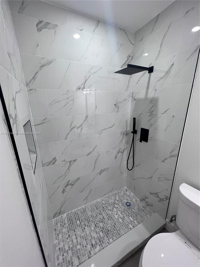 16147 SW 66th Terrace in Miami, FL - Building Photo - Building Photo