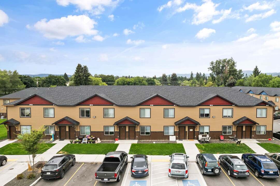 304 S Skipworth Rd, Unit E3 in Spokane Valley, WA - Foto de edificio