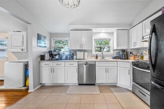 43-11 220th Pl in Queens, NY - Building Photo - Building Photo