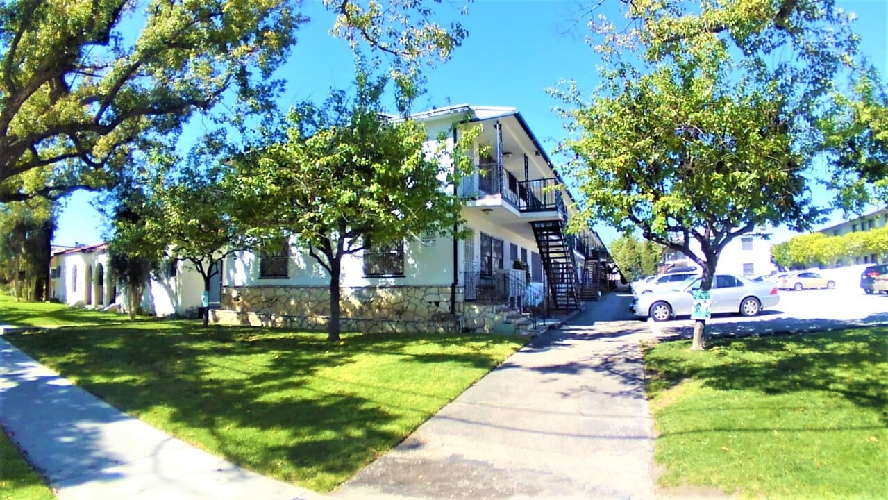 1137 E. California Ave. in Glendale, CA - Foto de edificio