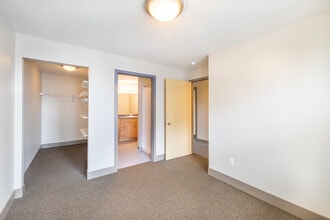 Capitol Rows in Omaha, NE - Foto de edificio - Interior Photo