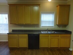 1054 Falls Brooke Dr in Conyers, GA - Building Photo - Building Photo