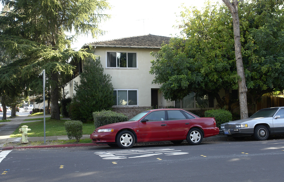 1051-1055 Whipple Ave in Redwood City, CA - Building Photo