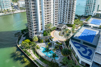 901 Brickell Key in Miami, FL - Foto de edificio - Building Photo