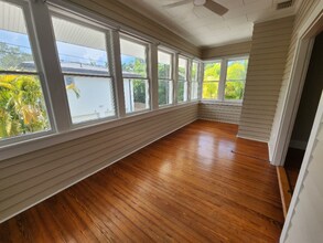 1876 Coffee Pot Blvd NE in St. Petersburg, FL - Building Photo - Building Photo