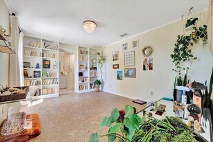 3301 W Morrison Ave in Tampa, FL - Building Photo