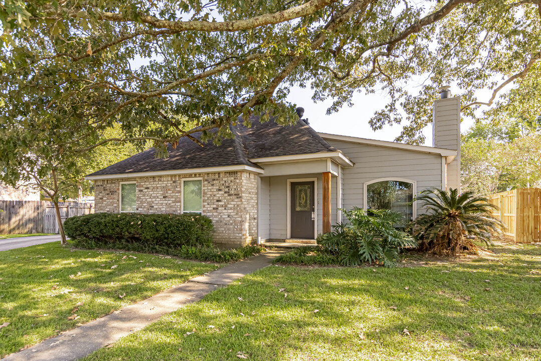 13333 Parwood Ave in Baton Rouge, LA - Building Photo