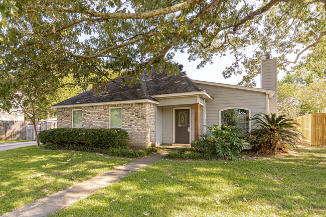 property at 13333 Parwood Ave