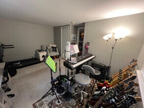 714b Glen Rd in Sparta, NJ - Foto de edificio - Building Photo