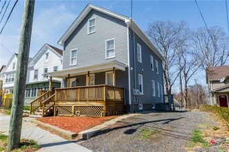 31 Willetts Ave in New London, CT - Building Photo - Building Photo