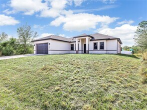 6191 Kambach St in Port Charlotte, FL - Building Photo - Building Photo