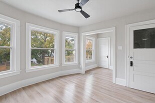 3166 N 16th St in Milwaukee, WI - Building Photo