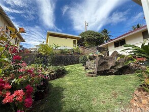 3825 Pukalani Pl in Honolulu, HI - Building Photo - Building Photo