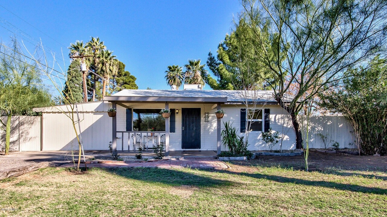 1442 E Meadowbrook Ave in Phoenix, AZ - Foto de edificio