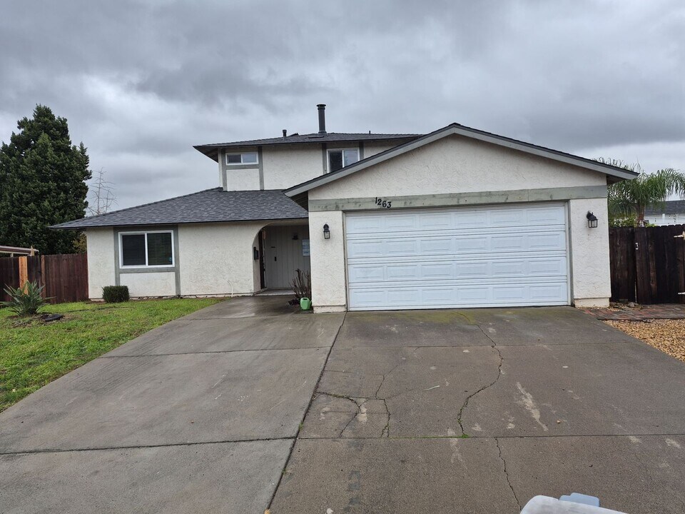 1263 Marjorie Pl in Escondido, CA - Building Photo