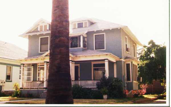 128 Grant St in Redlands, CA - Foto de edificio