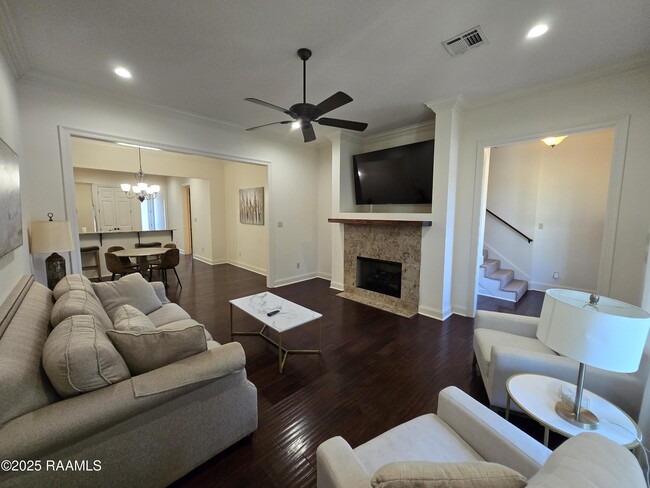 208 Traditions Dr in Lafayette, LA - Foto de edificio - Building Photo