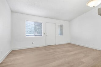 2813 S Tuolumne Pl in Ontario, CA - Building Photo - Building Photo