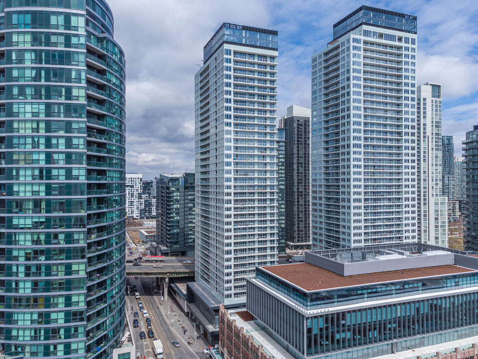 The Lakeshore Condos in Toronto, ON - Building Photo