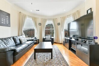 492 Massachusetts Ave, Unit 32 in Boston, MA - Foto de edificio - Building Photo