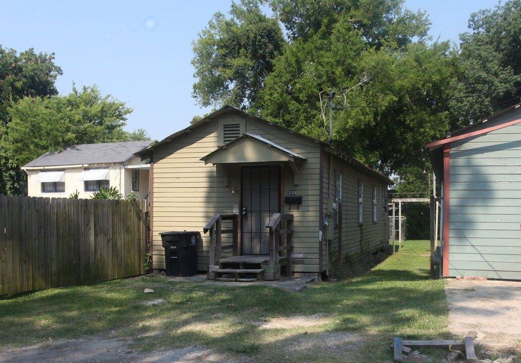 325-345 N 24th St in Baton Rouge, LA - Building Photo