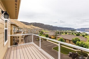 23215 Sunserra Loop NW, Unit B23 Wanderful Travel in Quincy, WA - Building Photo