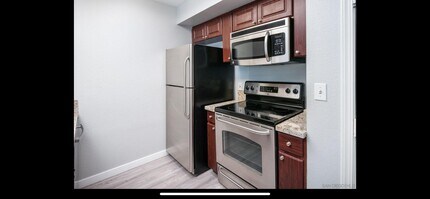 1970 Columbia St, Unit 209 in San Diego, CA - Foto de edificio - Building Photo