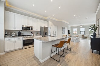 Eldridge Tower in Houston, TX - Building Photo - Building Photo