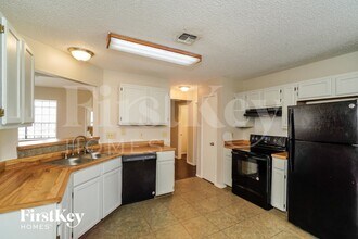 5122 Lakebend E Dr in San Antonio, TX - Foto de edificio - Building Photo