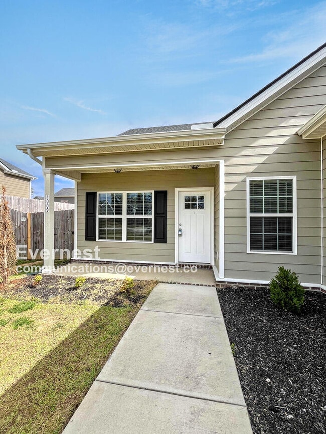 1009 Echo Rdg Rd in Columbia, TN - Foto de edificio - Building Photo