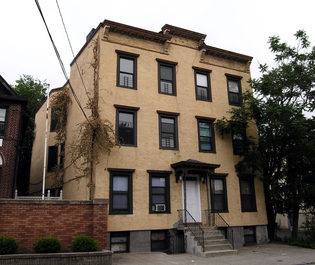 273 W Lincoln Ave in Mount Vernon, NY - Building Photo - Building Photo