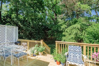 360 Main St in Sag Harbor, NY - Building Photo - Building Photo