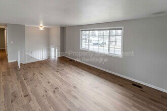 6604 N Greenwood Blvd in Spokane, WA - Building Photo - Building Photo