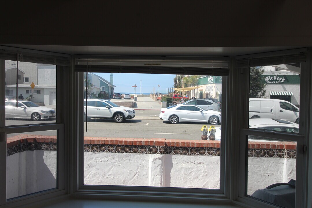 136 Hermosa Ave in Hermosa Beach, CA - Building Photo